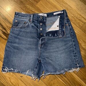 Denim Forum Shorts Women's Size 26 Yoko Mid Thigh Short Raw Hem Denim. Aritzia